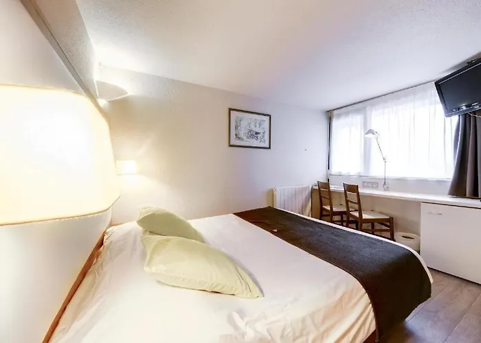 Отель Brit Confort Nancy 3*