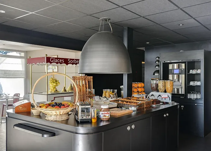 Brit Confort Nancy Отель