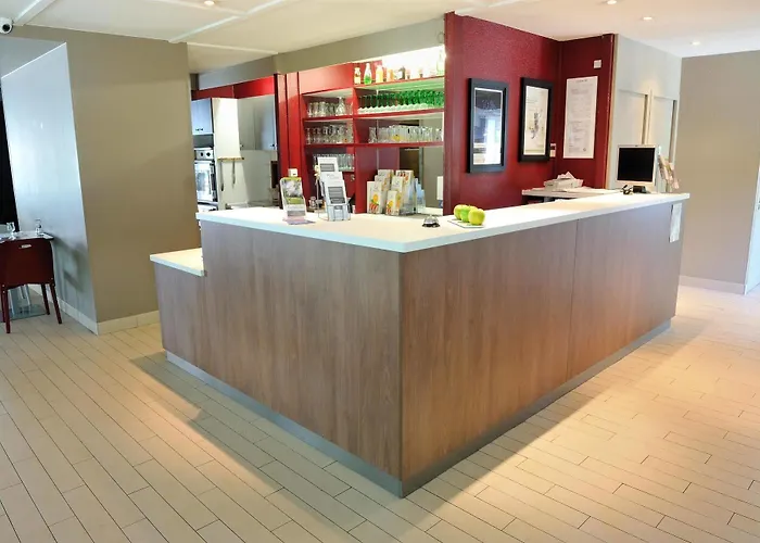 Отель Brit Confort Nancy Люневиль